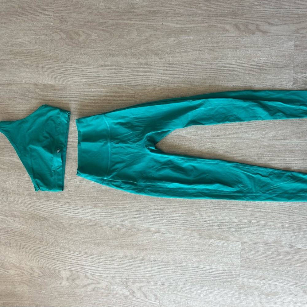 Set Active green One-Shoulder Top and Leggings Set
